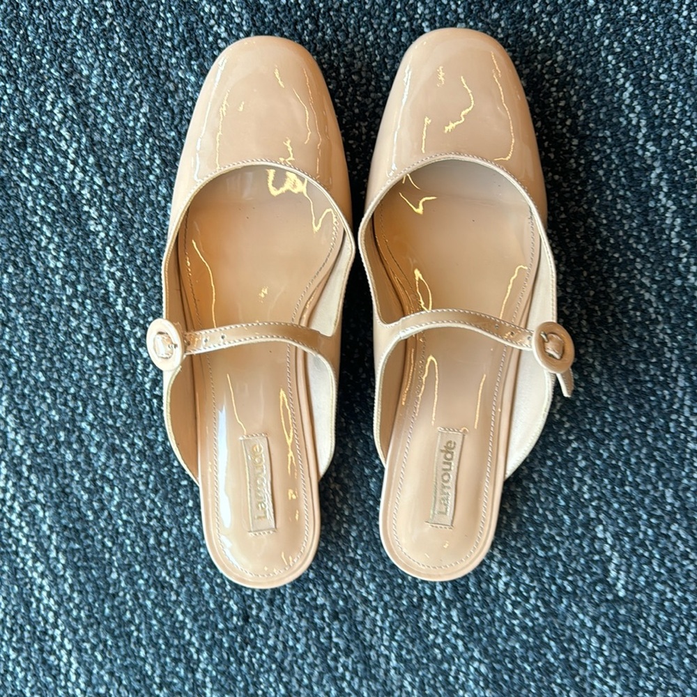Larroude Blair flat mule size 9